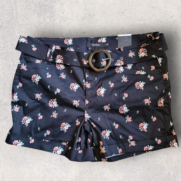 Torrid Shorts Womens Plus Size 20 Black Floral Belted Stretch Sateen New NWT - Picture 1 of 11